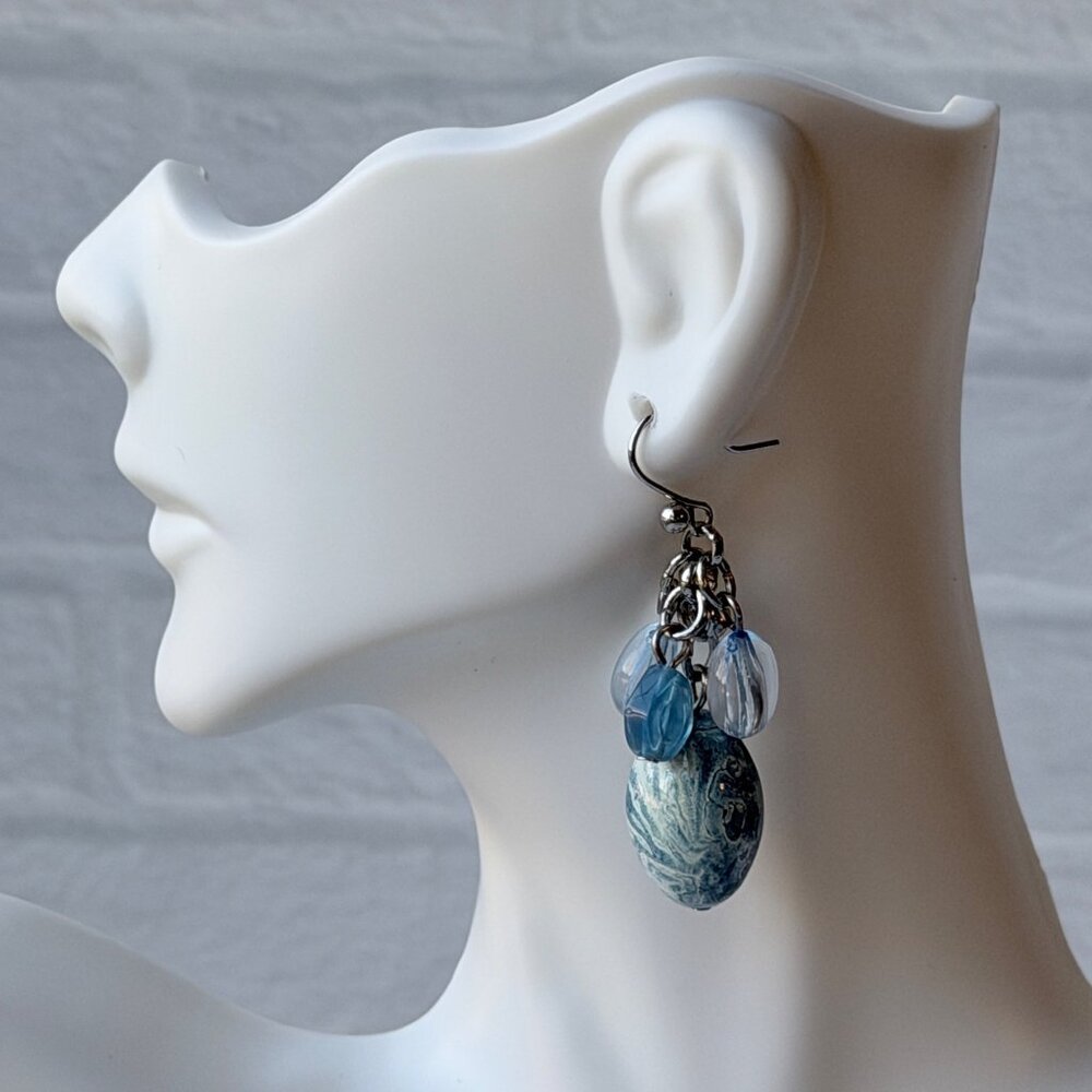 Vintage Chico’s Y2K Dangle Earrings Blue Beads Silver‎ Tone Cluster Ocean Beachy